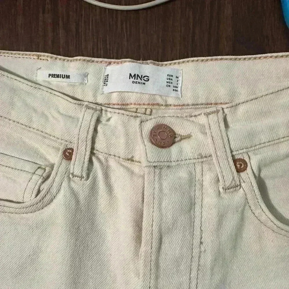 MNG Denim Premium 
Cream Jeans. 
Womens Size 2. 
4 Button Fly - Picture 4 of 6